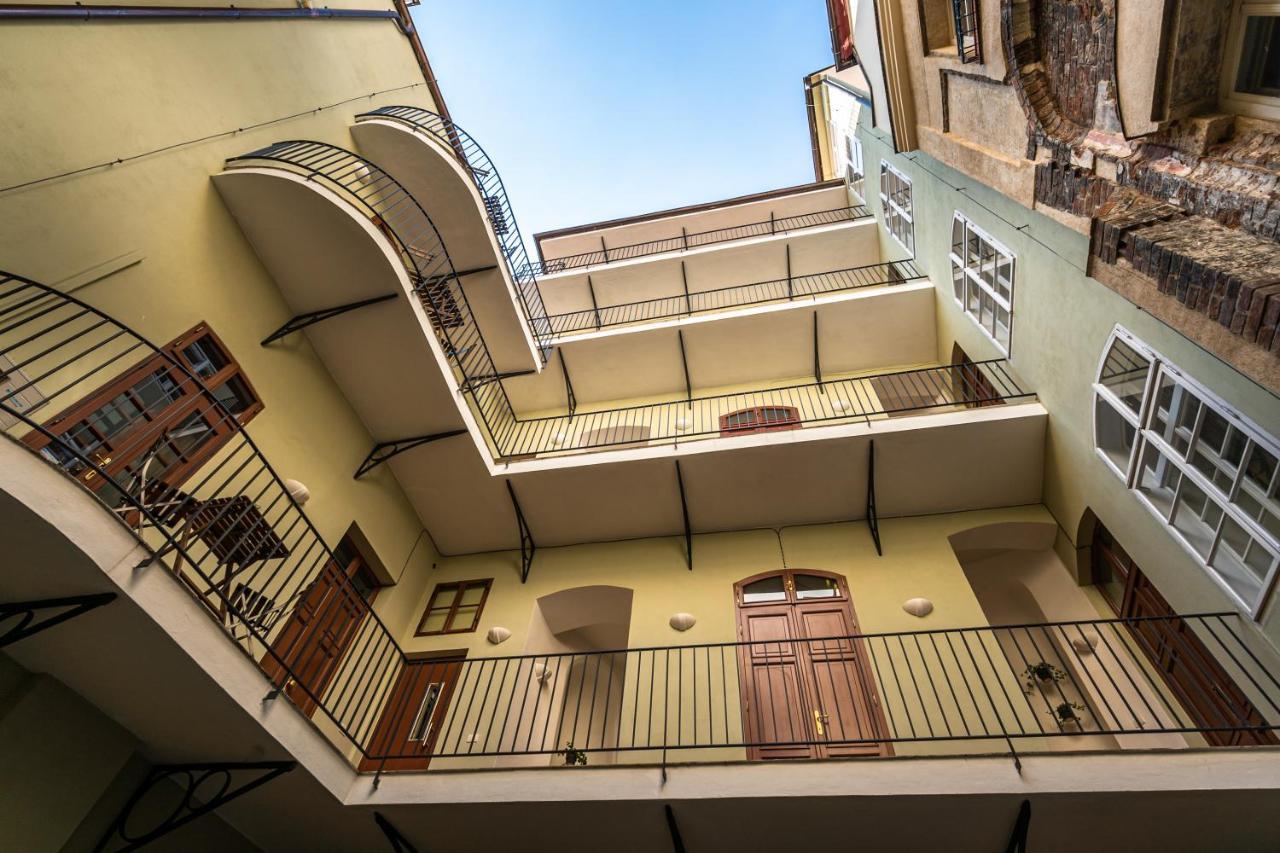 Charles Apartments In Old Town Prague Luaran gambar